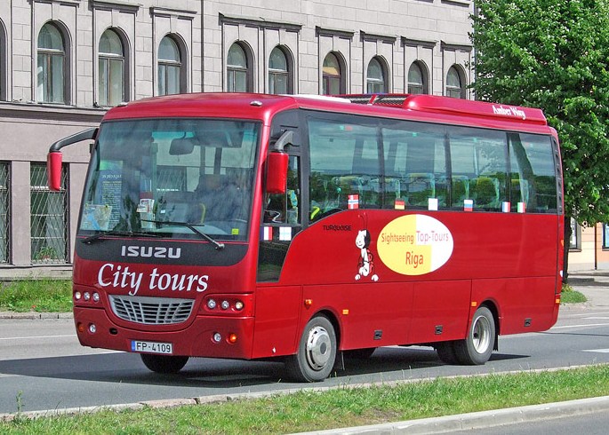 Autobusa noma Jelgavā Isuzu 25 vietas