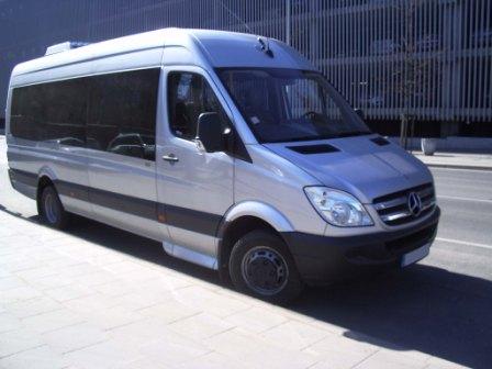 Mercedes Benz Sprinter noma Jelgavā mikroautobuss 15 16 17 18 20 sēdvietas
