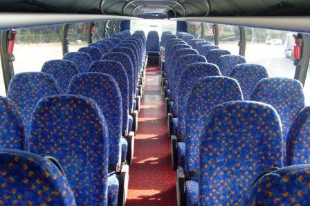 Divstāvu autobusu noma Jelgavā 67 69 70 72 75 sēdvietas